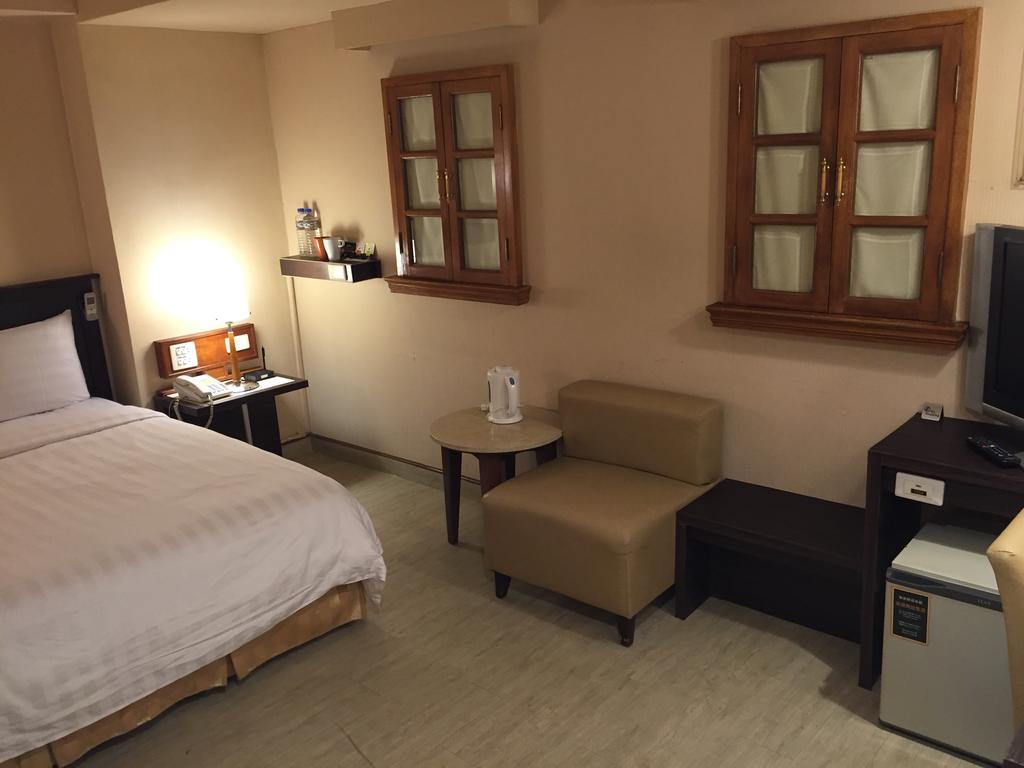 กู้ดเนส โฮเต็ล Hotel เกาสง ภายนอก รูปภาพ