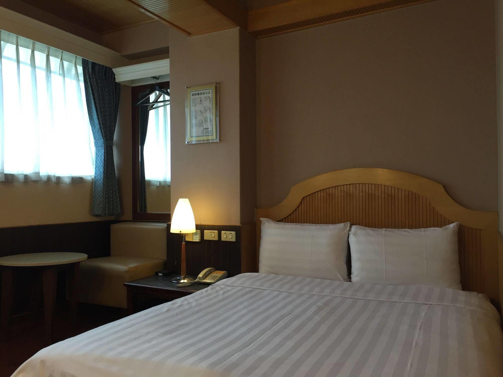 กู้ดเนส โฮเต็ล Hotel เกาสง ภายนอก รูปภาพ