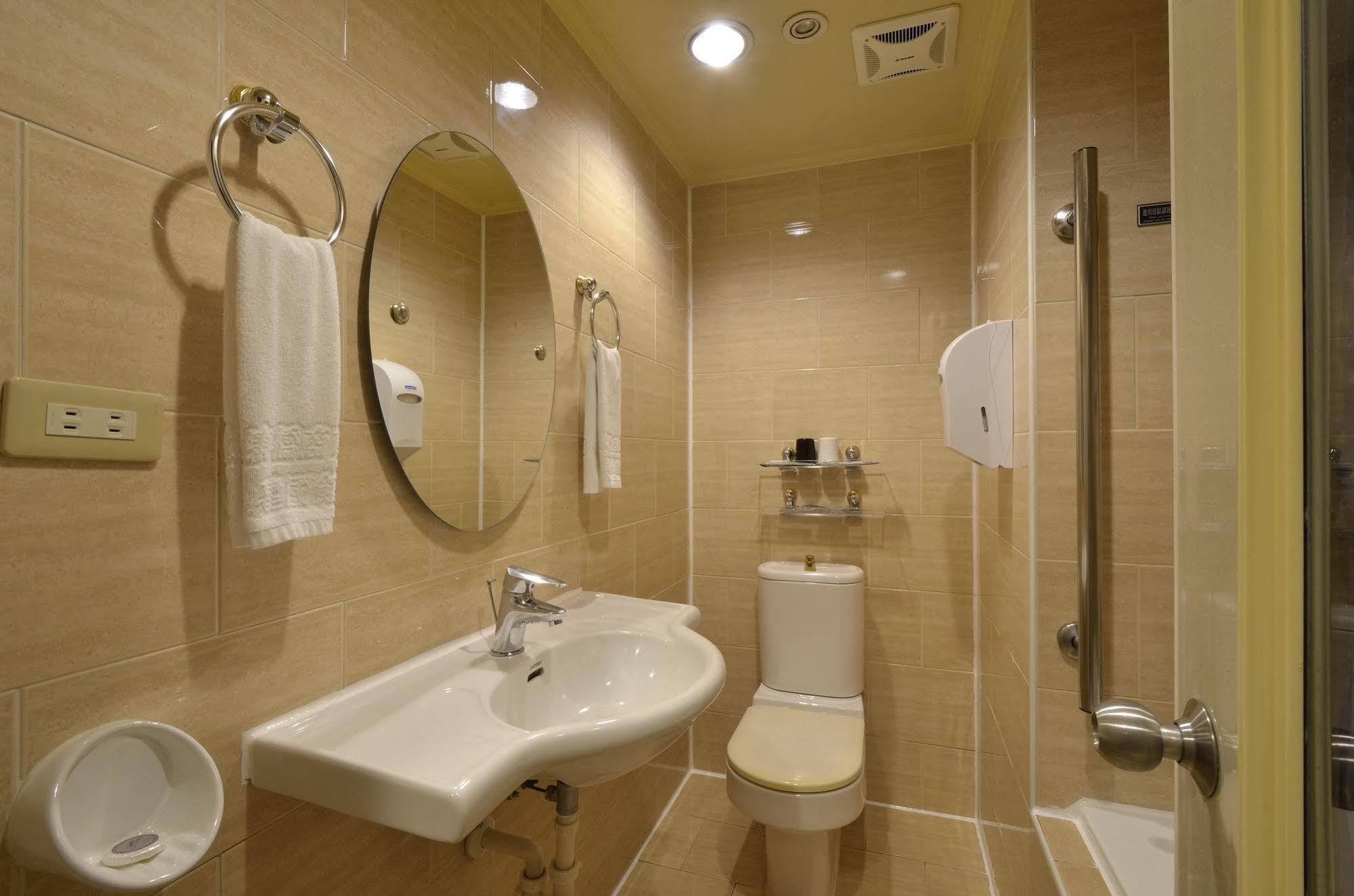 กู้ดเนส โฮเต็ล Hotel เกาสง ภายนอก รูปภาพ