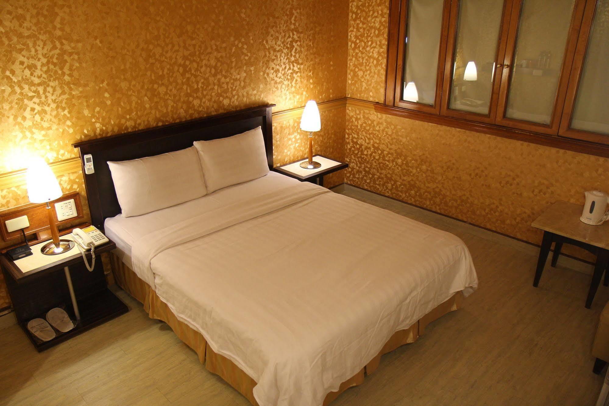 กู้ดเนส โฮเต็ล Hotel เกาสง ภายนอก รูปภาพ