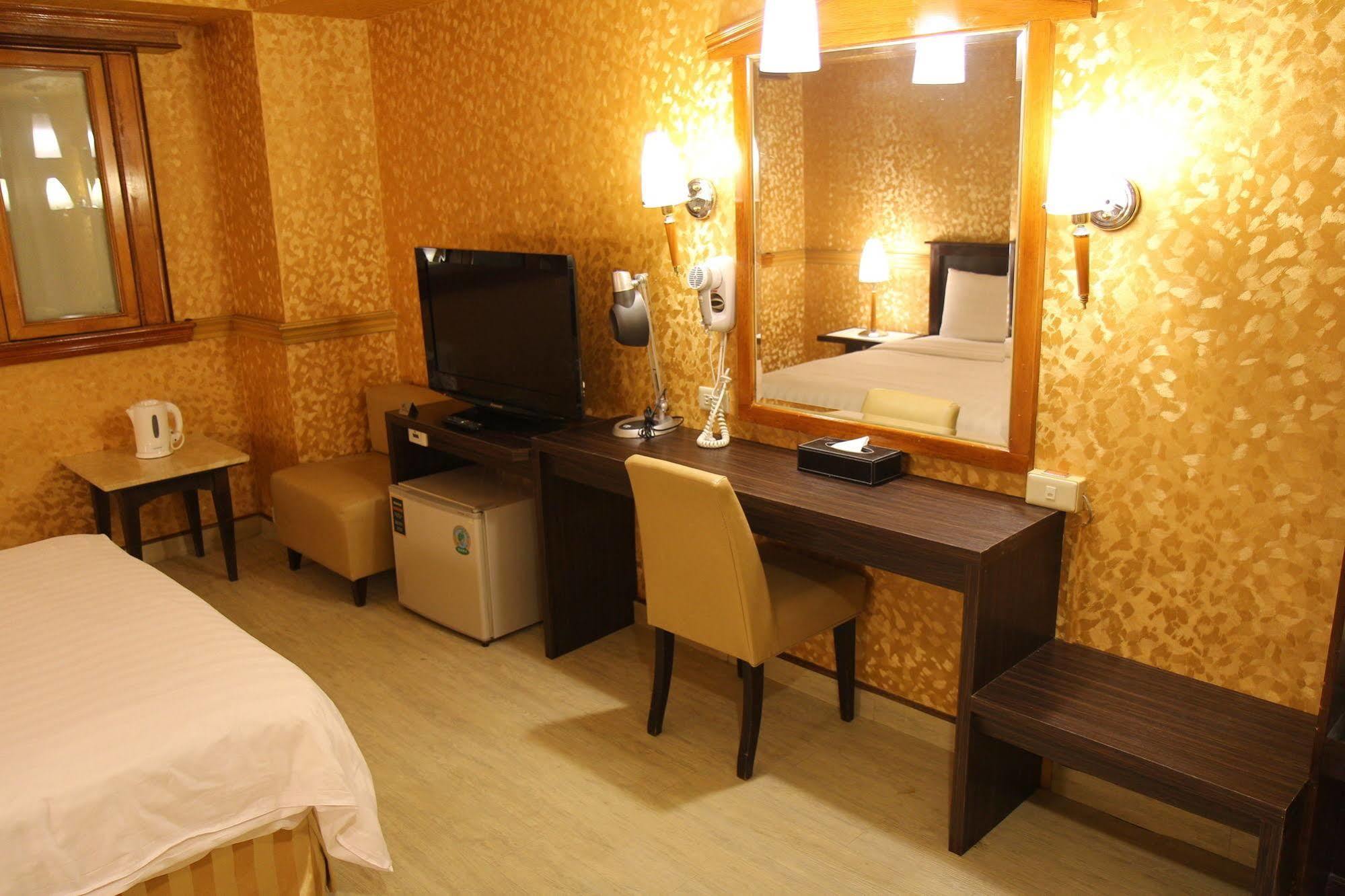 กู้ดเนส โฮเต็ล Hotel เกาสง ภายนอก รูปภาพ