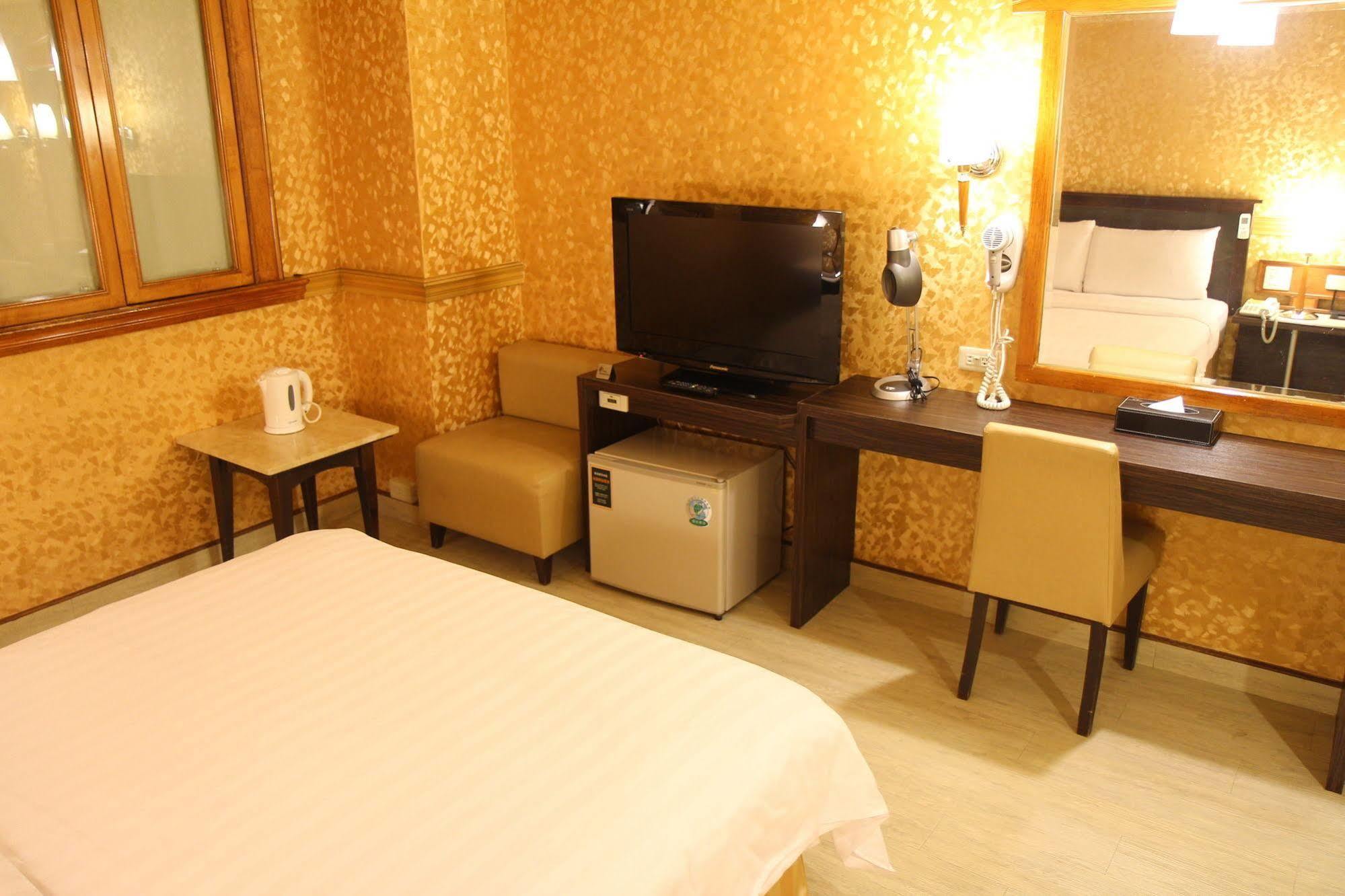 กู้ดเนส โฮเต็ล Hotel เกาสง ภายนอก รูปภาพ