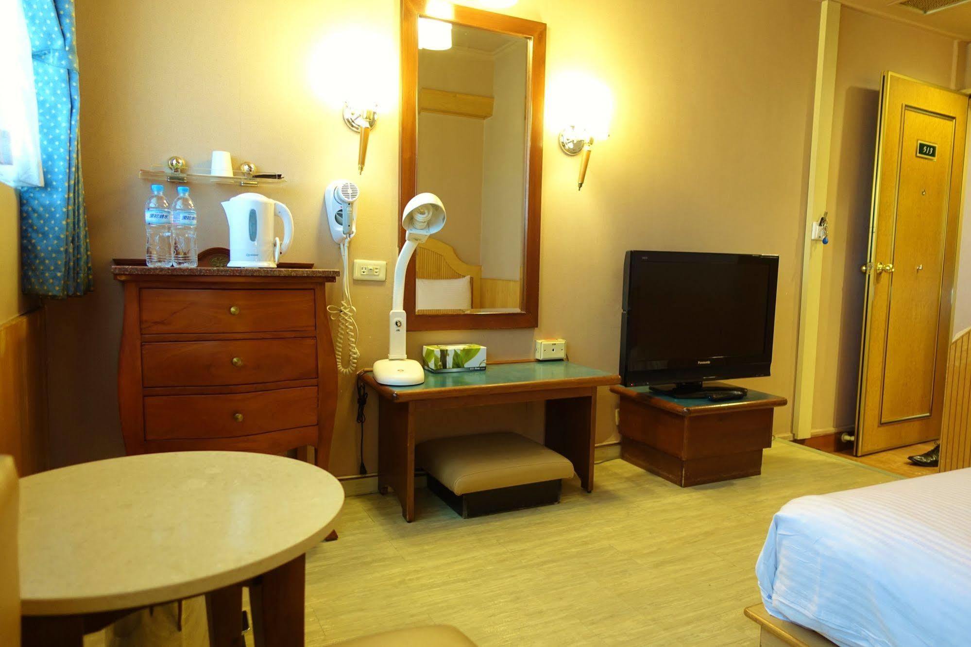 กู้ดเนส โฮเต็ล Hotel เกาสง ภายนอก รูปภาพ