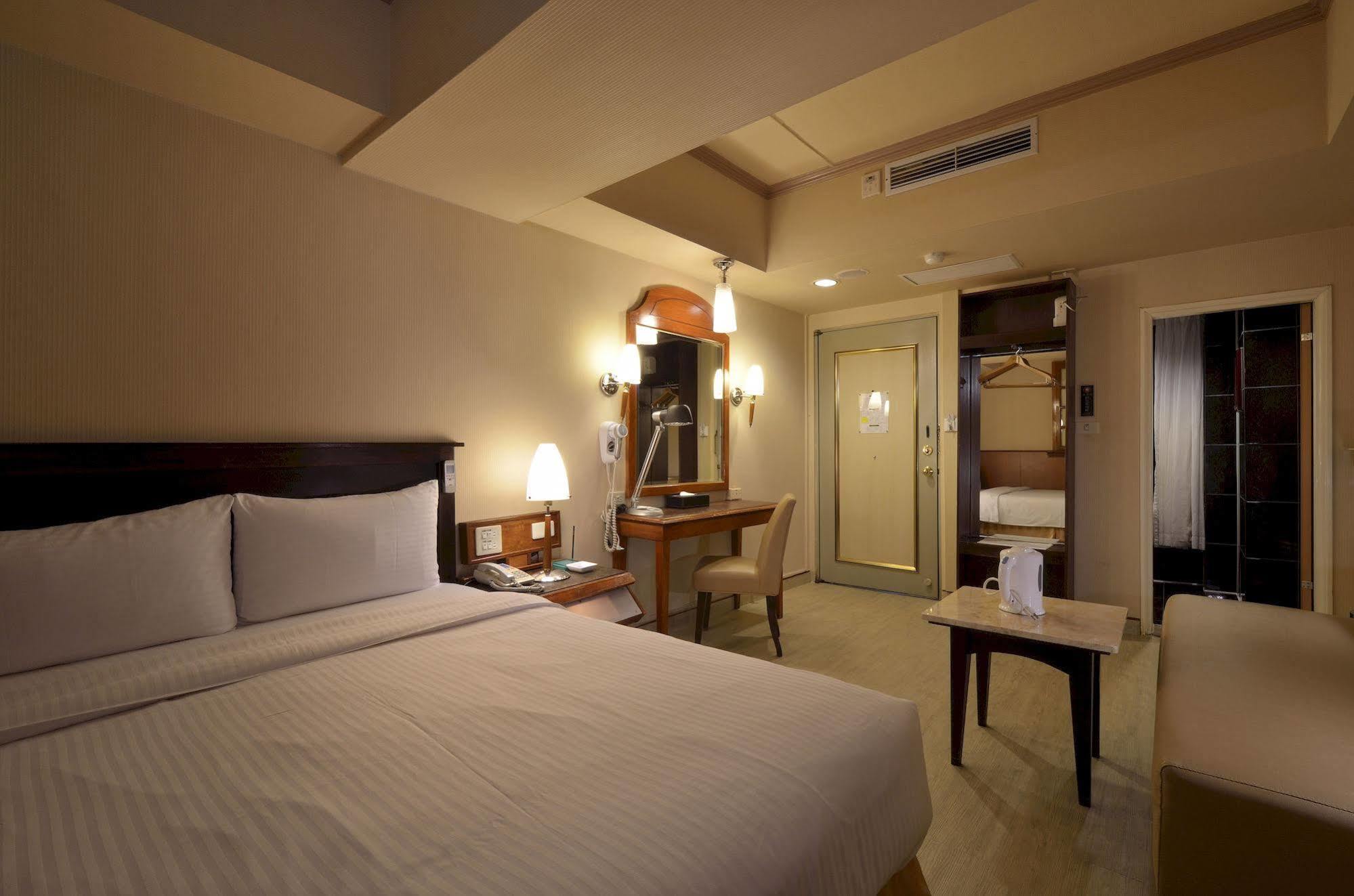 กู้ดเนส โฮเต็ล Hotel เกาสง ภายนอก รูปภาพ