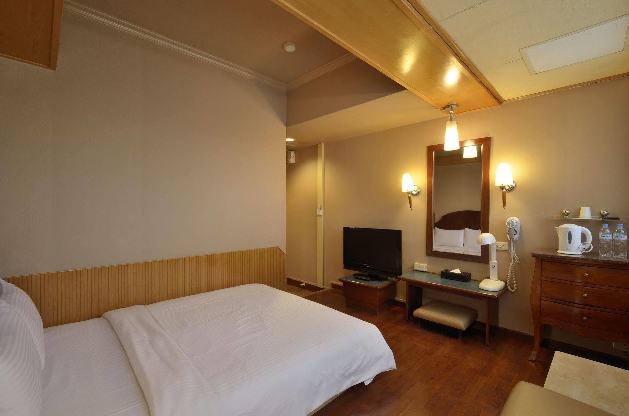 กู้ดเนส โฮเต็ล Hotel เกาสง ภายนอก รูปภาพ