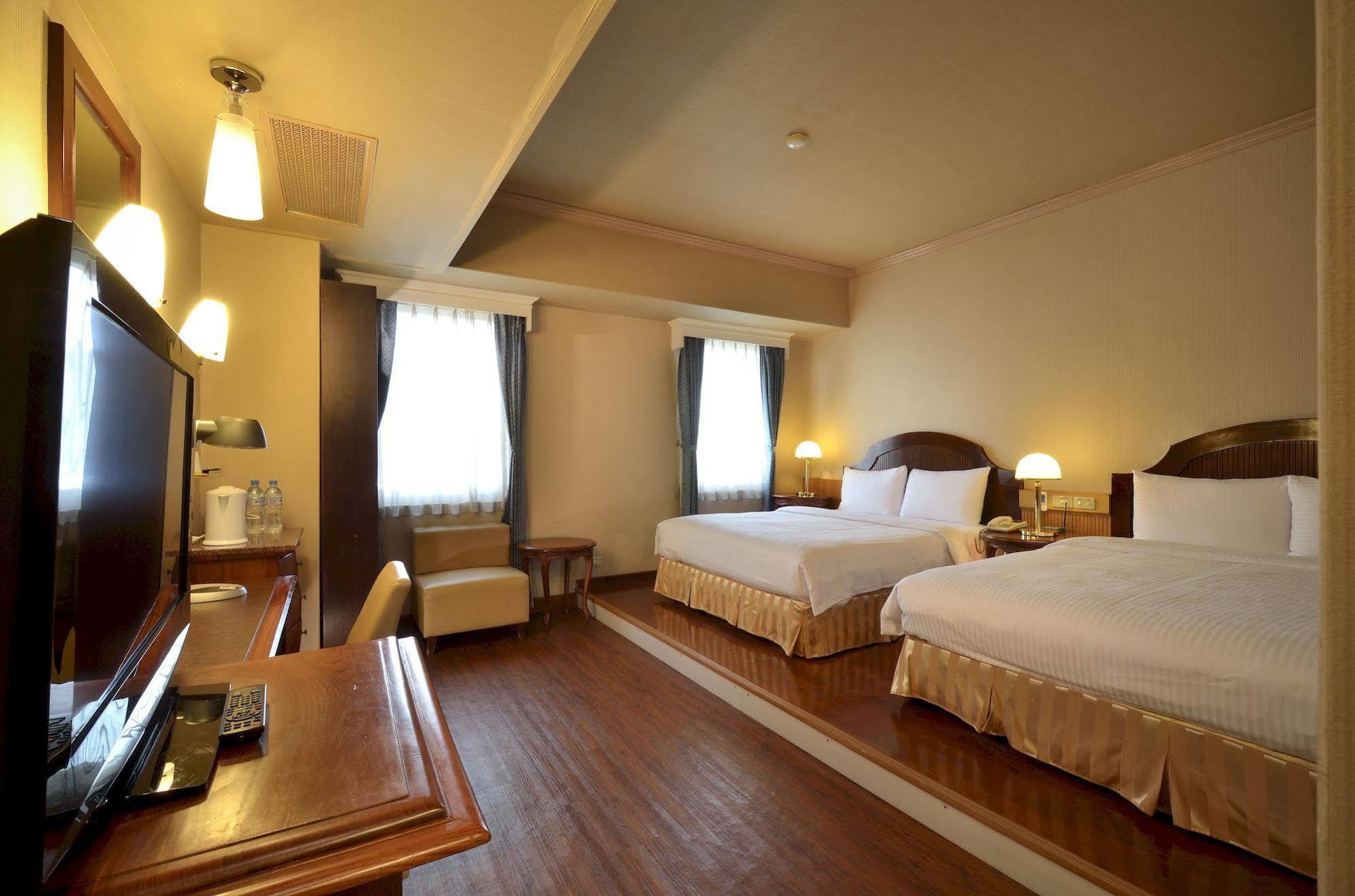 กู้ดเนส โฮเต็ล Hotel เกาสง ภายนอก รูปภาพ